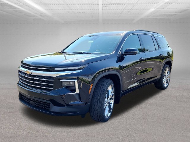 New 2027 Chevrolet Traverse LT w/ Driver Confidence Package FWD image 3