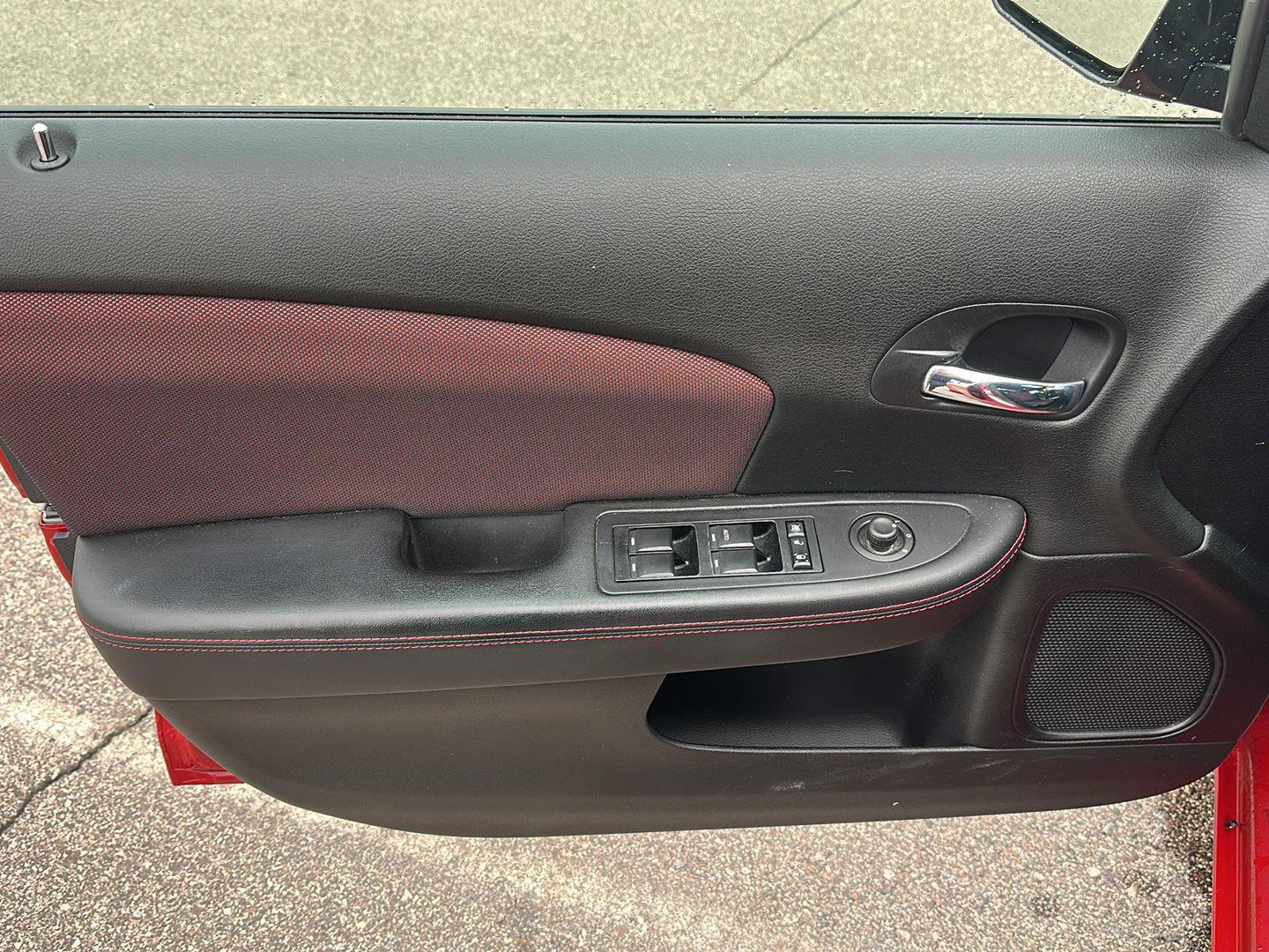 Used 2012 Dodge Avenger SXT Plus w/ Cold Weather Group FWD image 9