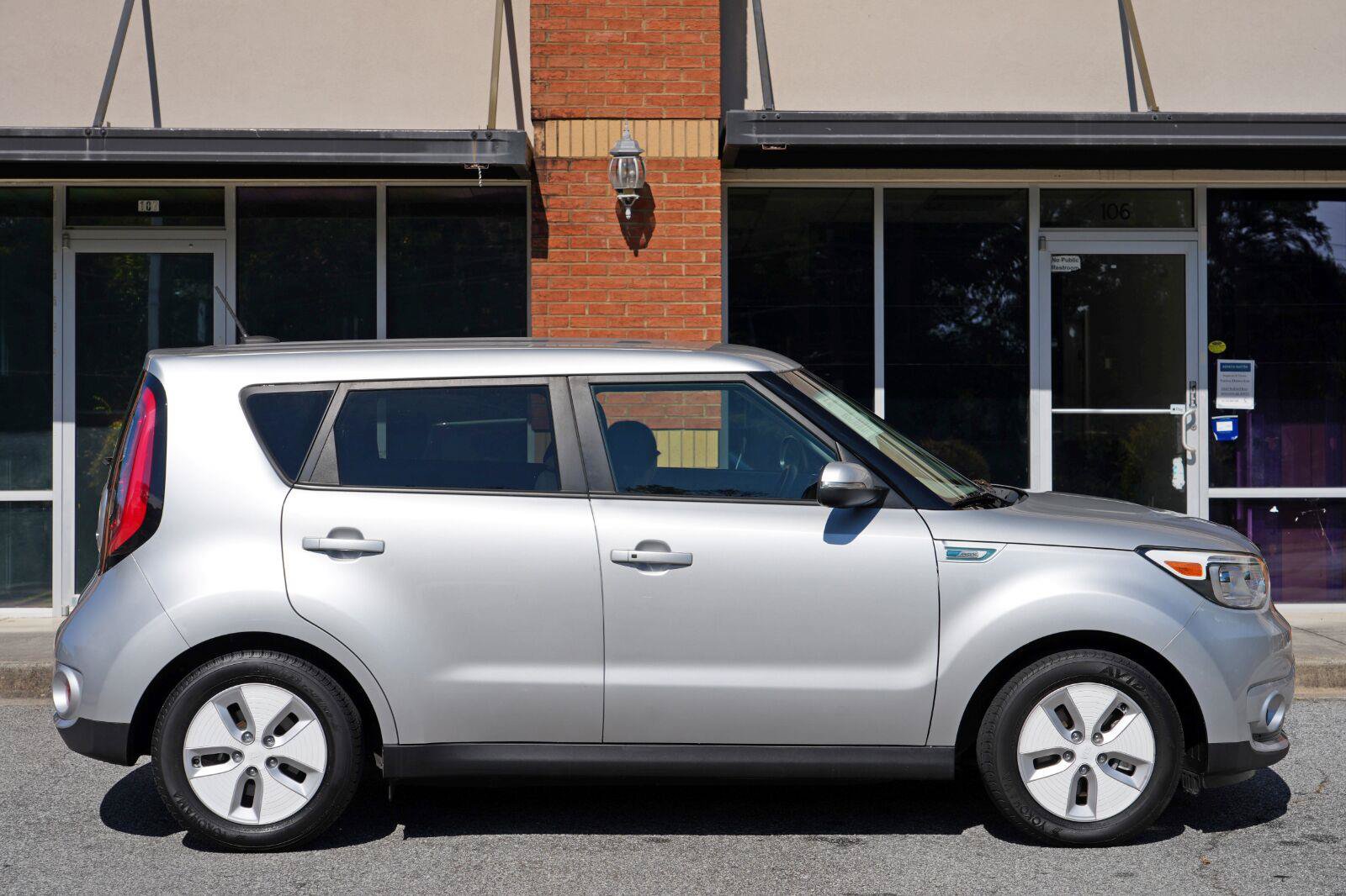 Used 2016 Kia Soul EV FWD image 48