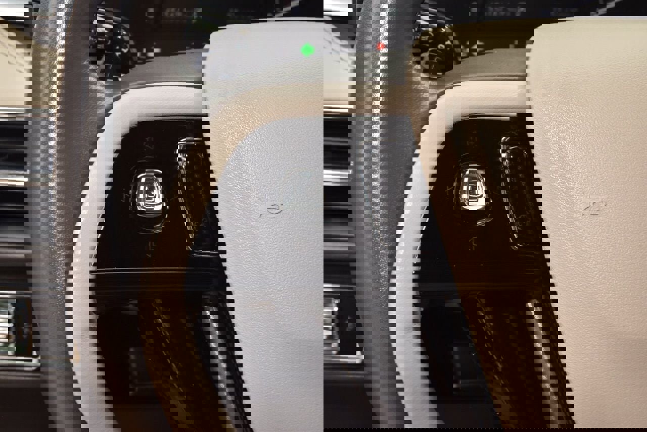 Used 2022 Lincoln Corsair FWD w/ Premium Package image 24