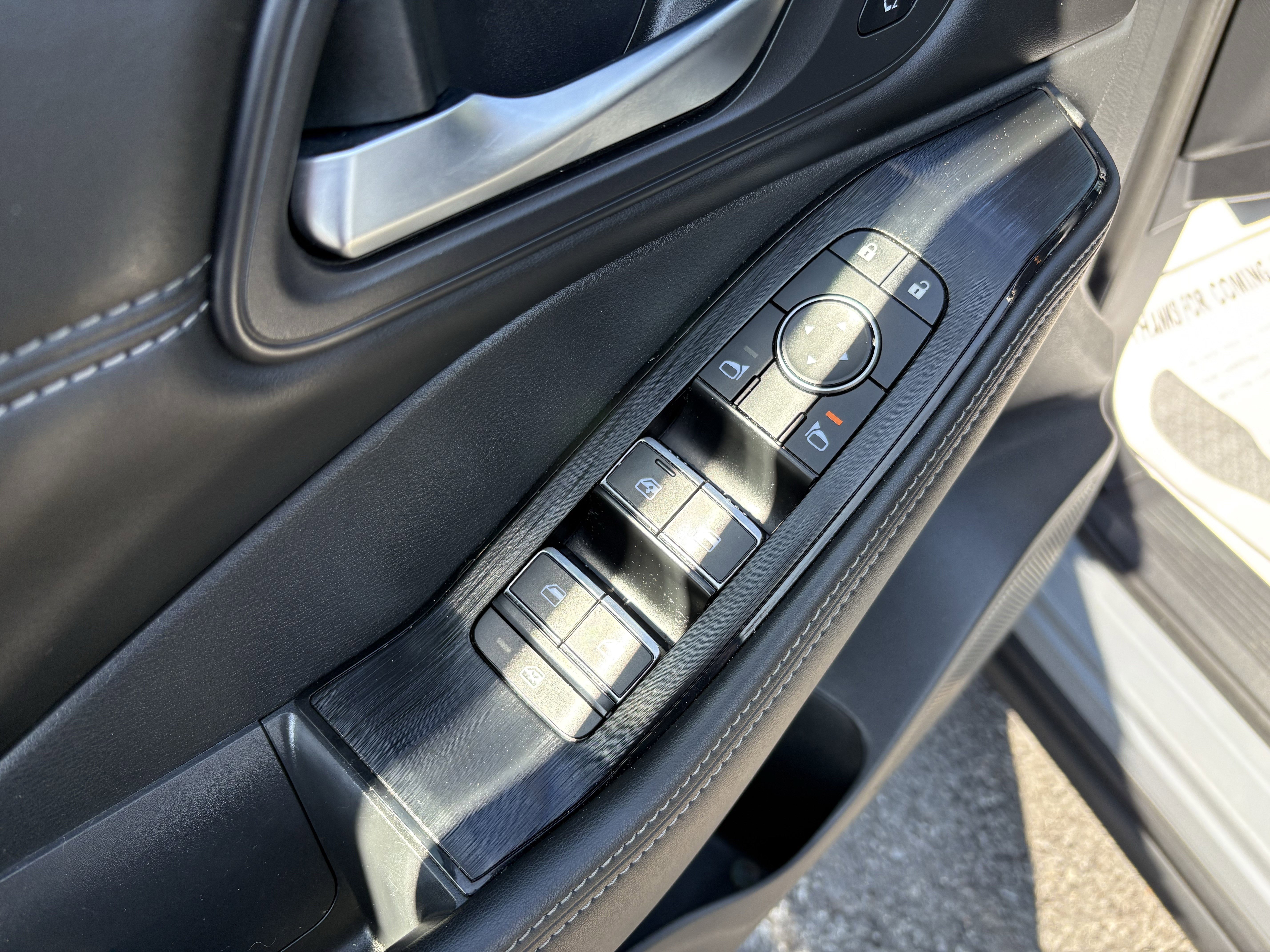 Used 2022 Nissan Rogue SL w/ SL Premium Package image 16