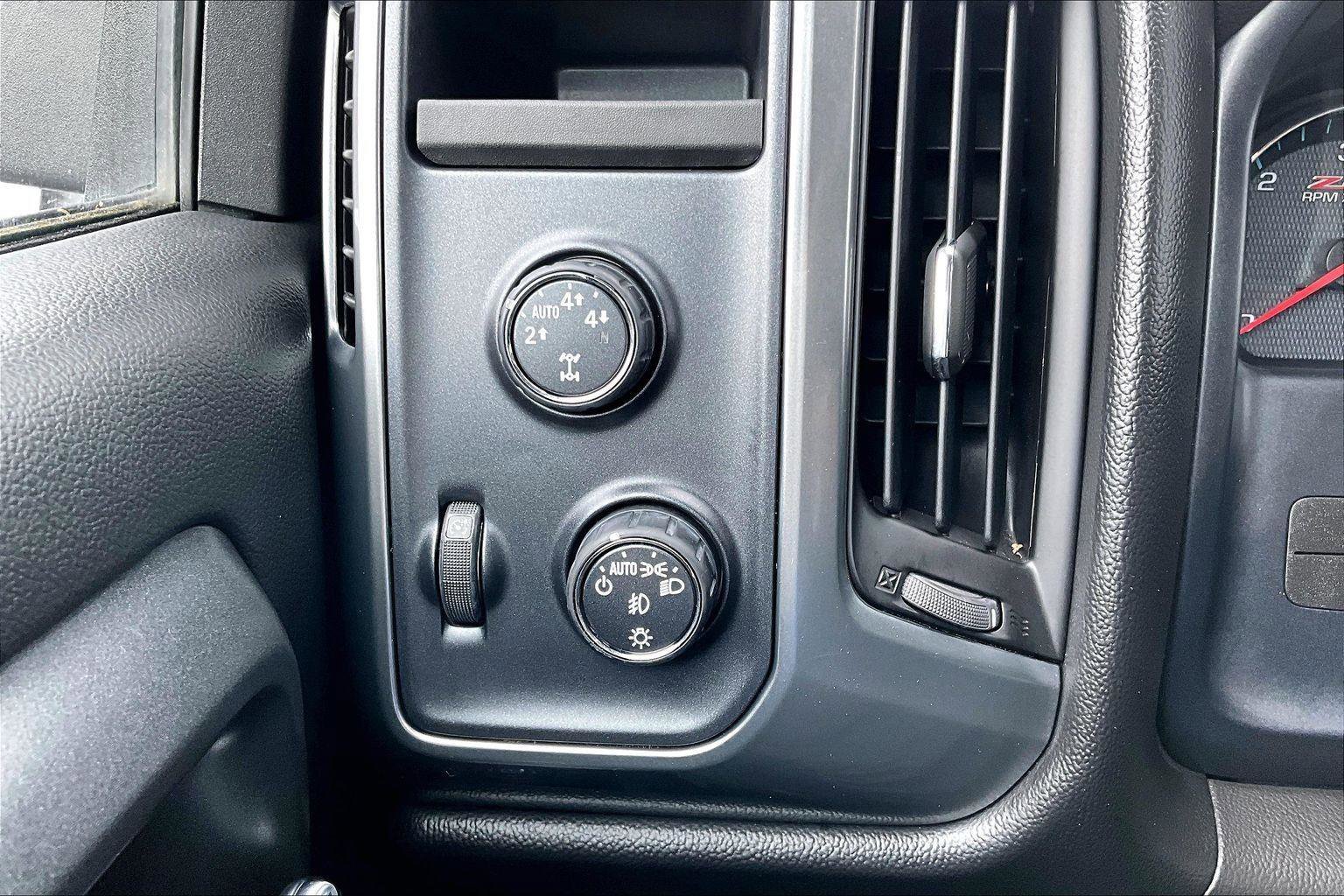 Used 2015 Chevrolet Silverado 1500 LT w/ All Star Edition AWD/4WD image 36