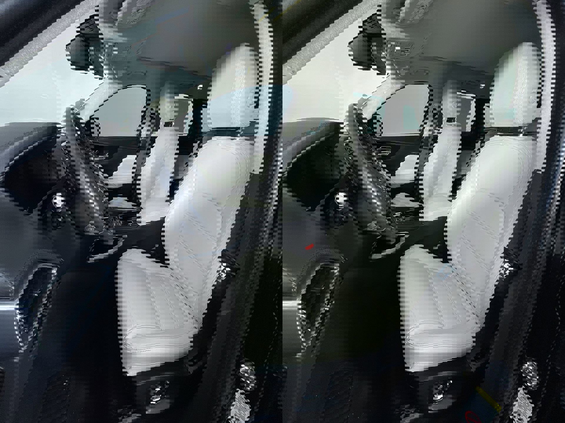 Used 2020 Jaguar F-PACE Prestige image 15