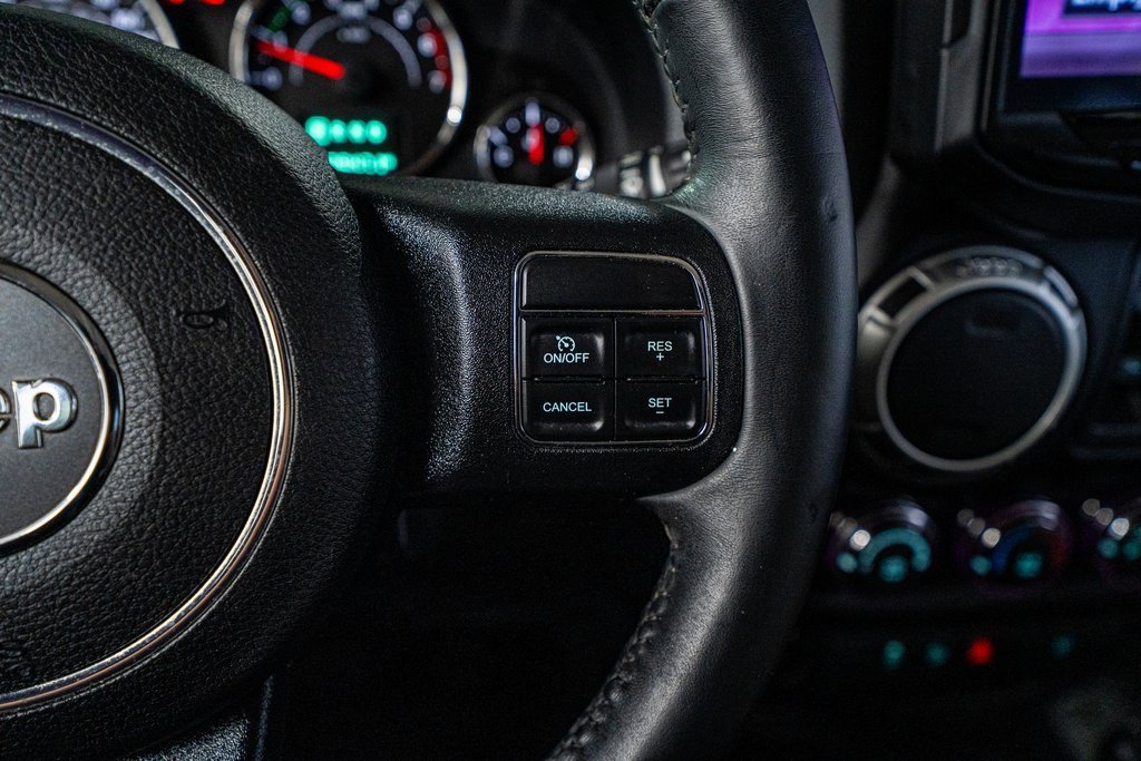 Used 2018 Jeep Wrangler Unlimited Sahara image 40