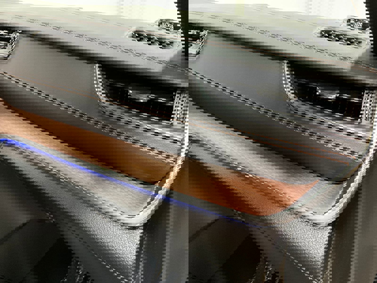 Used 2025 Jeep Grand Cherokee Summit image 15