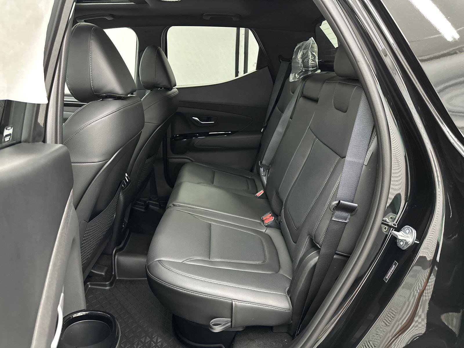 Used 2024 Hyundai Santa Cruz Limited image 16