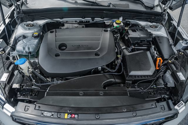 Certified 2023 Volvo XC40 B5 Ultimate w/ Protection Package Premier AWD/4WD image 22