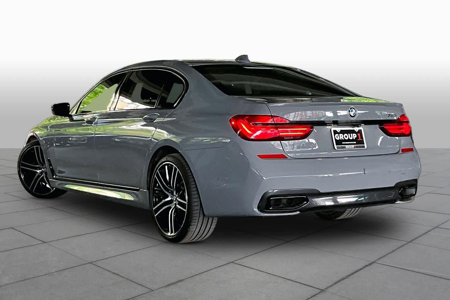 Used 2018 BMW 750i RWD image 11
