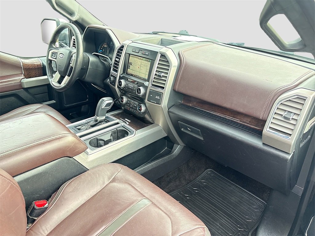 Used 2015 Ford F150 Platinum w/ Equipment Group 701A Luxury image 30