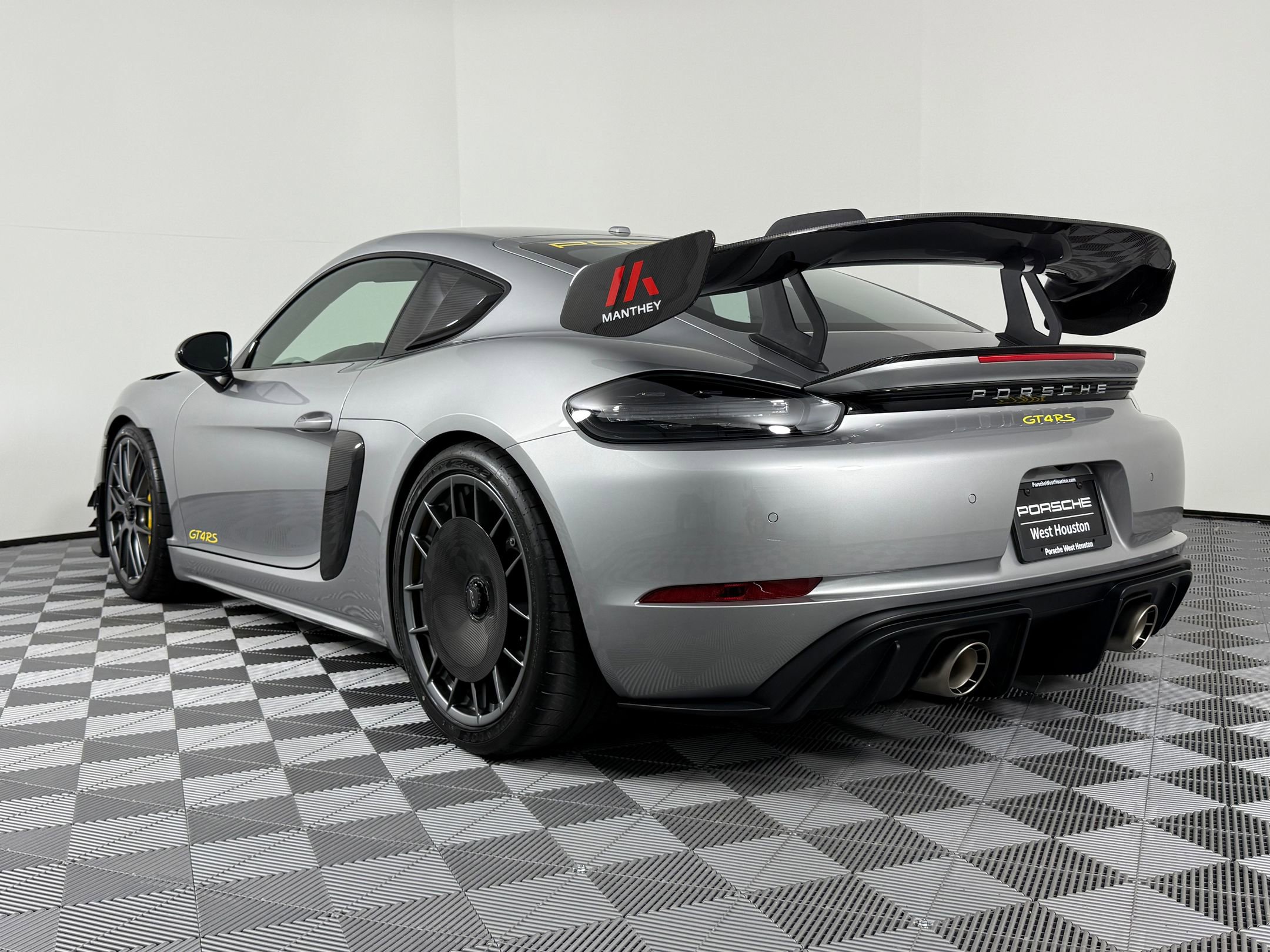 New 2025 Porsche 718 Cayman GT4 RS image 3