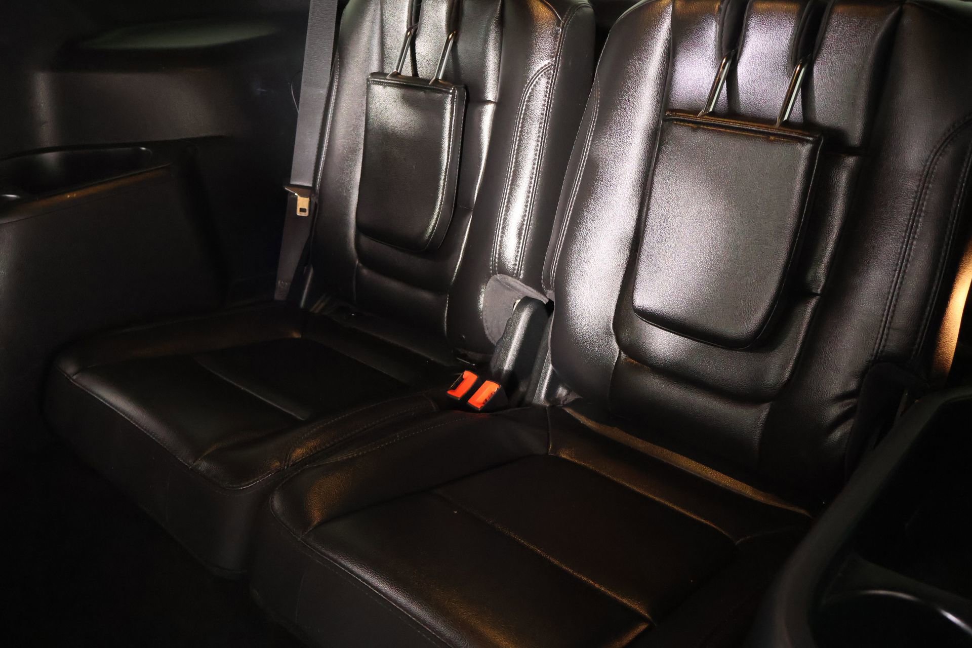 Used 2018 Ford Explorer XLT w/ Equipment Group 202A image 14