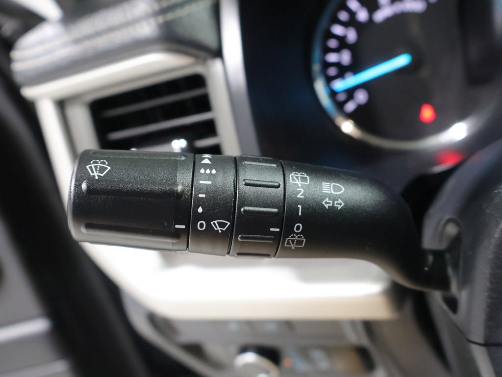 Used 2023 Ford Expedition XLT AWD/4WD image 36