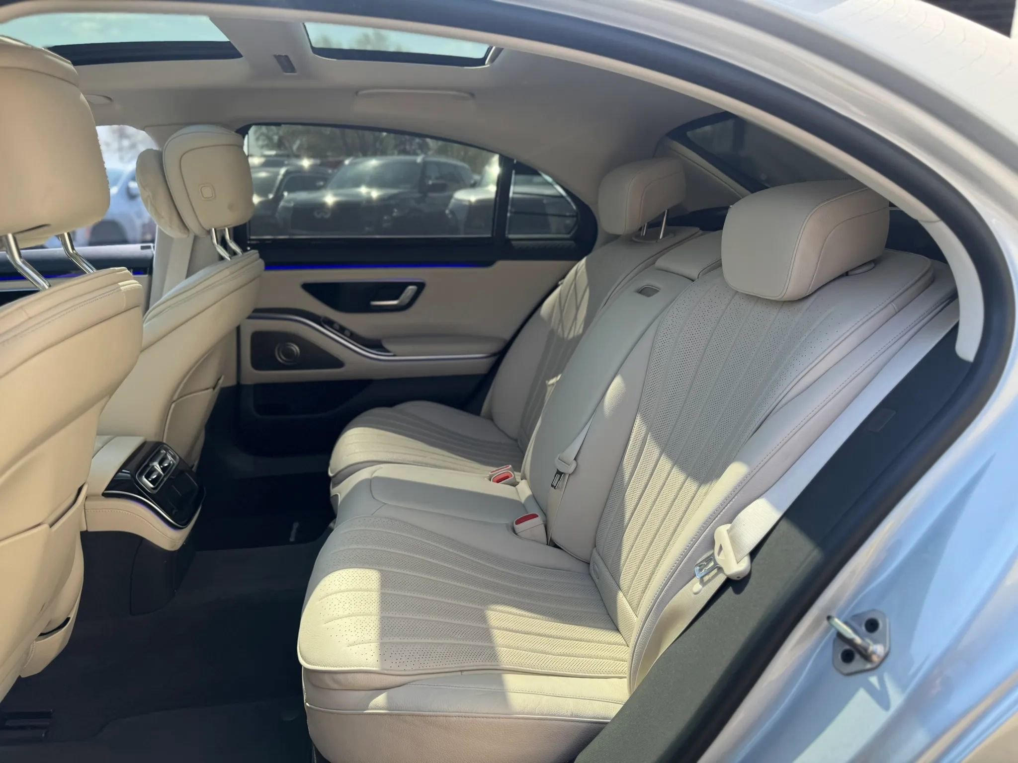 Used 2023 Mercedes-Benz S 580e 4MATIC Sedan w/ AMG Line image 23