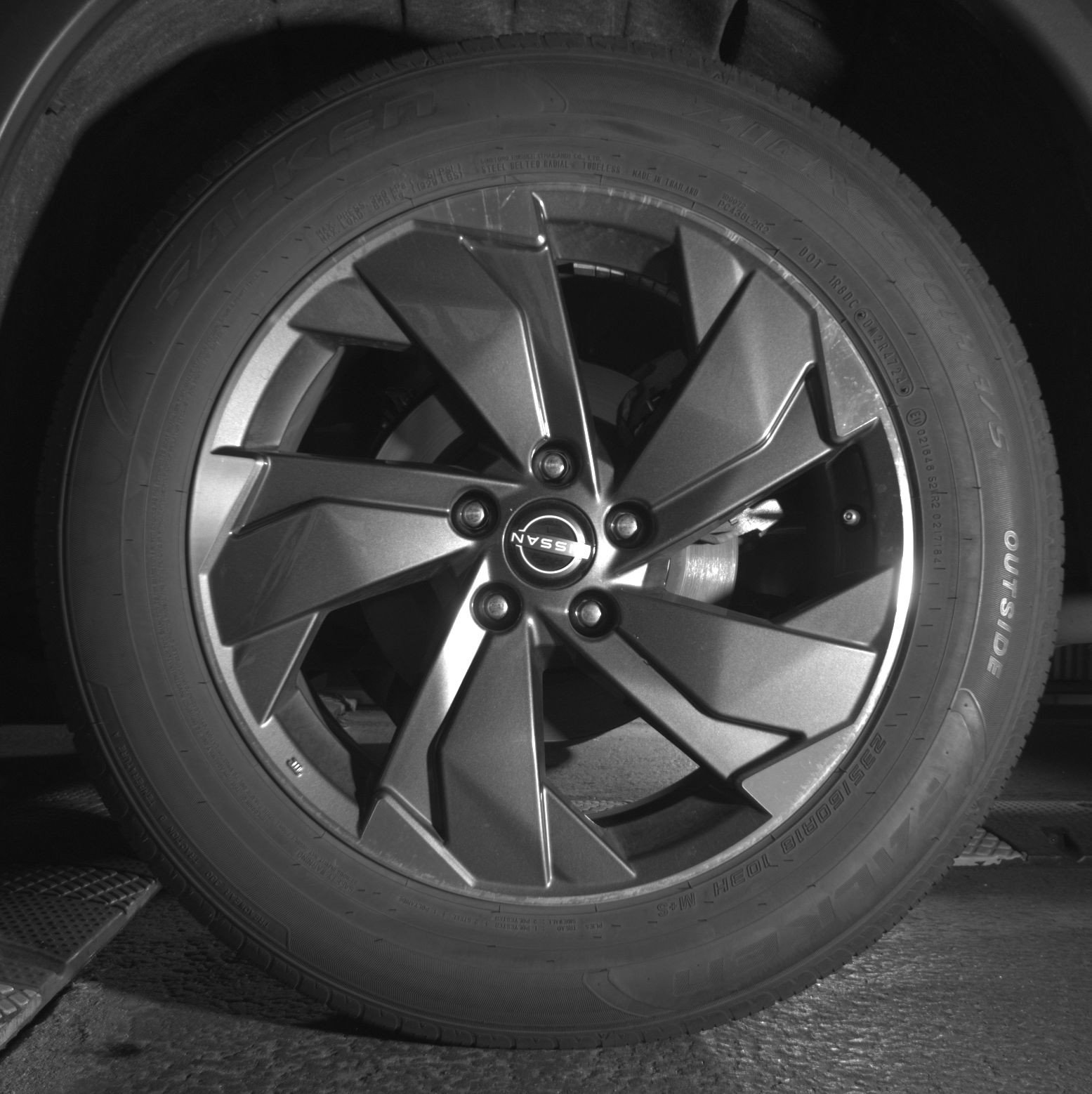 Used 2025 Nissan Rogue SV image 14