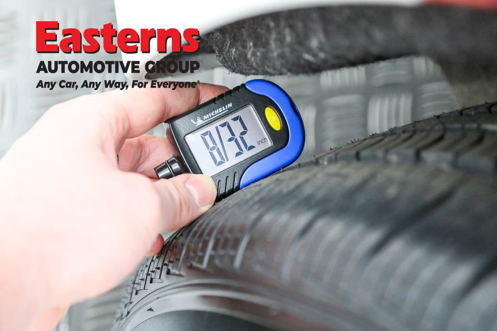 Used 2024 Chrysler Pacifica Touring-L image 27