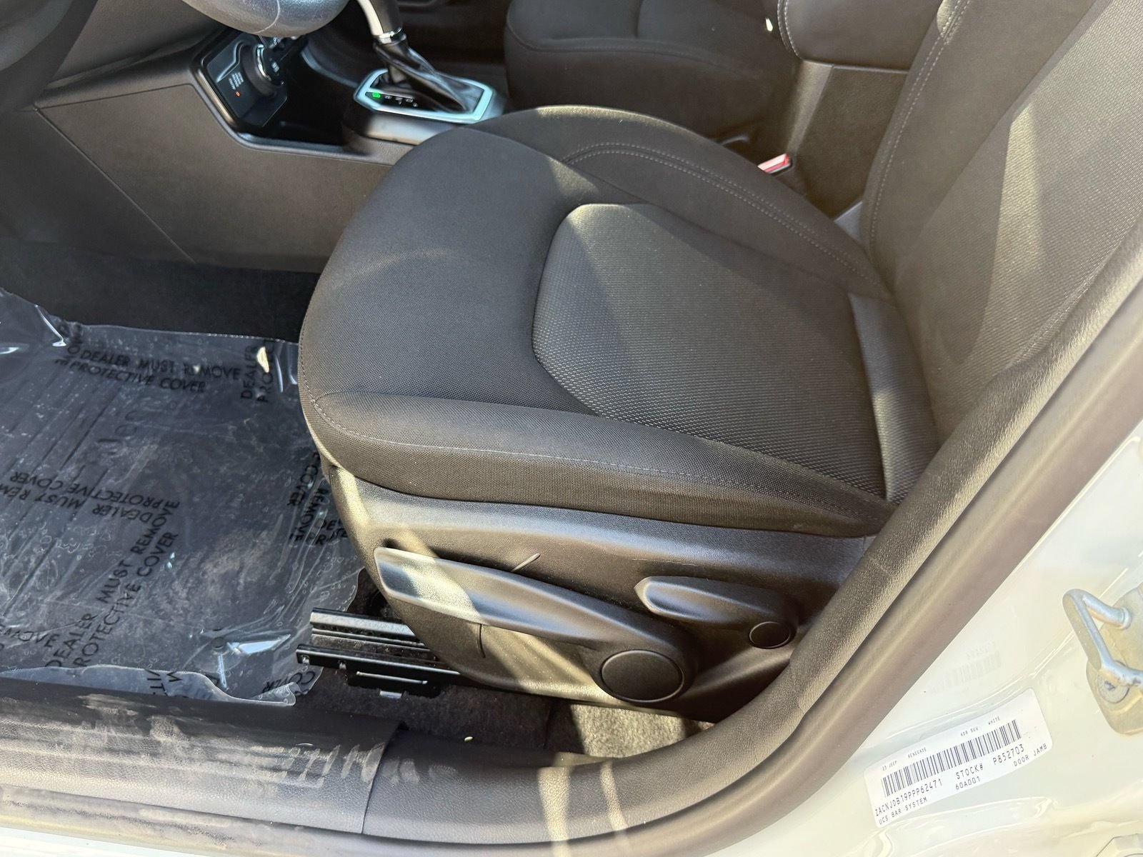 Used 2023 Jeep Renegade Latitude AWD/4WD image 14