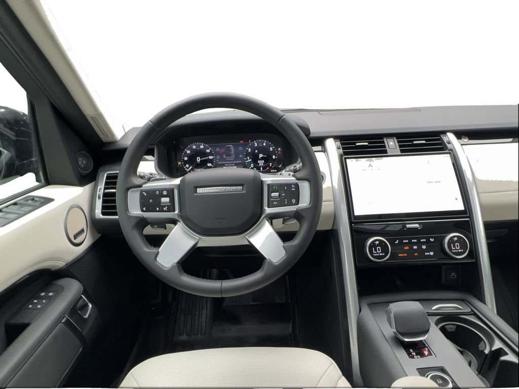 Used 2025 Land Rover Discovery S AWD/4WD image 39