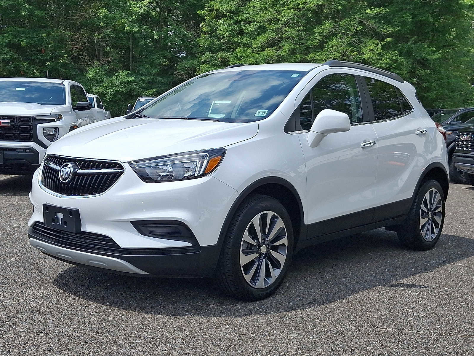 Used 2022 Buick Encore Preferred w/ Safety Package image 3
