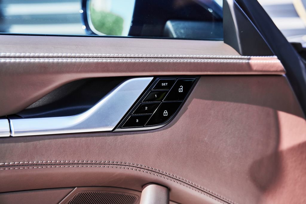 Used 2020 Porsche 911 Carrera 4S w/ Premium Package image 29