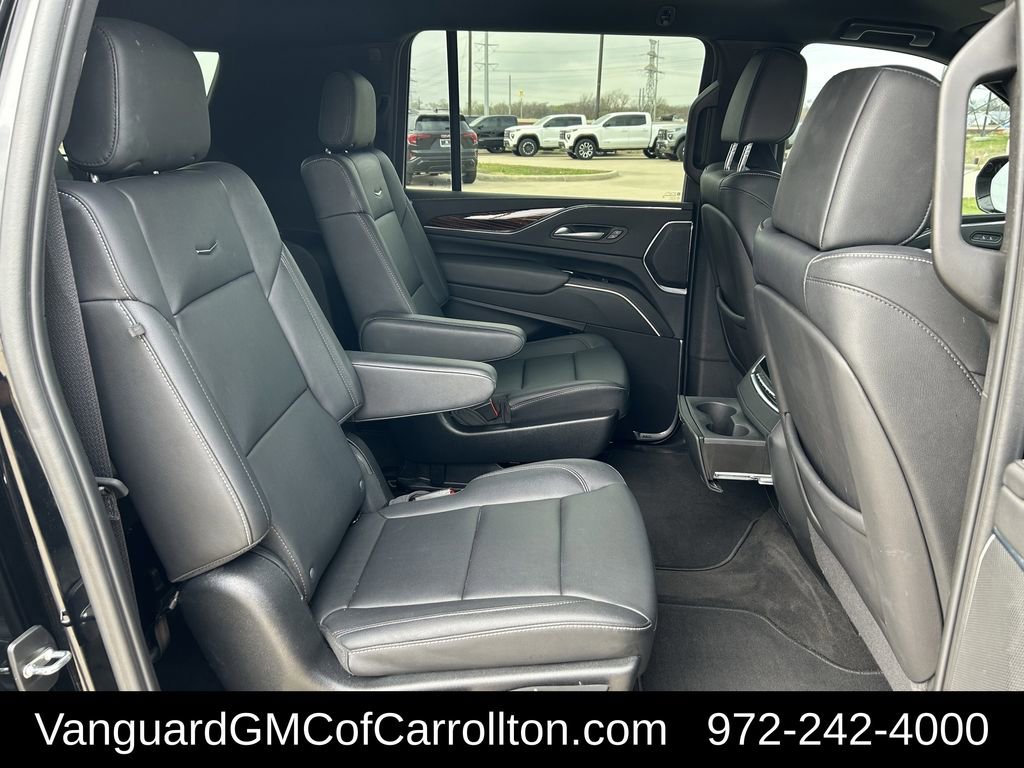 Used 2024 Cadillac Escalade ESV Luxury image 28