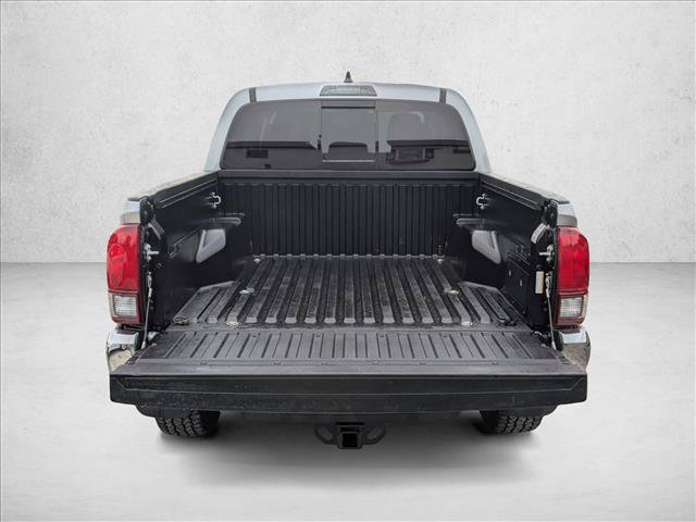 Used 2022 Toyota Tacoma SR5 AWD/4WD image 7