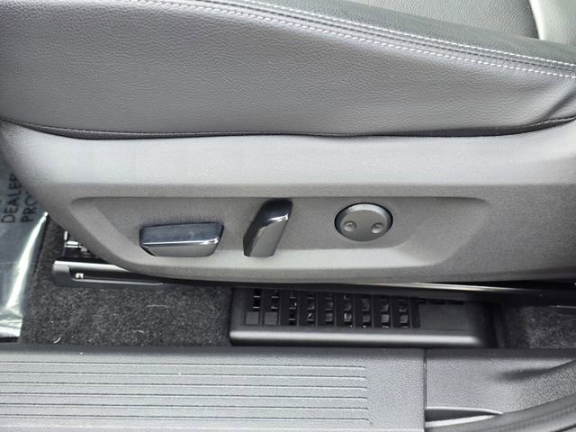 Used 2025 Nissan Rogue SL w/ Tech Package image 28
