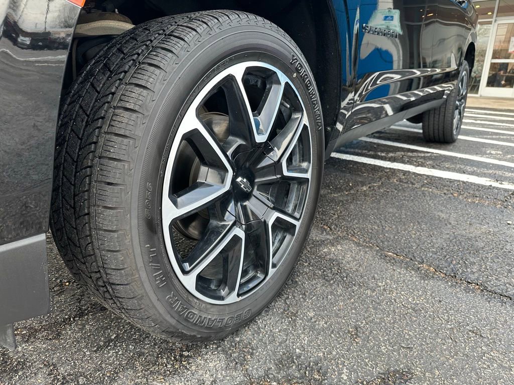 Used 2021 Chevrolet Suburban RST w/ Rear Media and Nav Package image 9