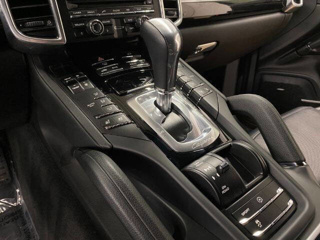 Used 2014 Porsche Cayenne AWD/4WD image 29