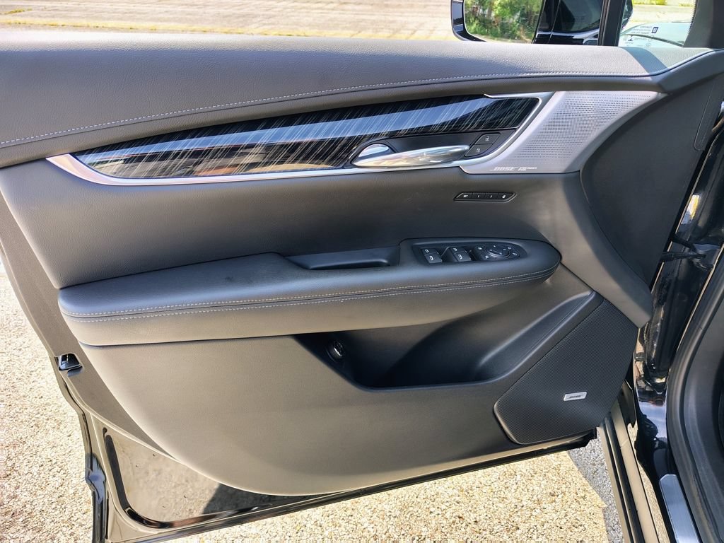 Used 2023 Cadillac XT6 Premium Luxury w/ Technology Package AWD/4WD image 21