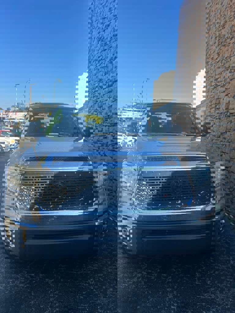 Used 2017 Toyota Tundra SR5 w/ SR5 Upgrade Package image 5