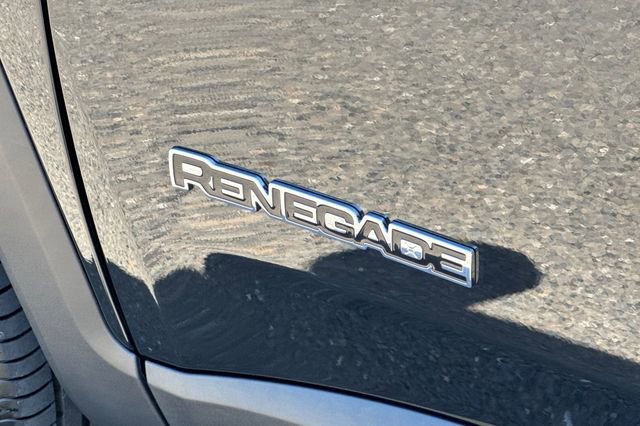 Used 2023 Jeep Renegade Latitude AWD/4WD image 51