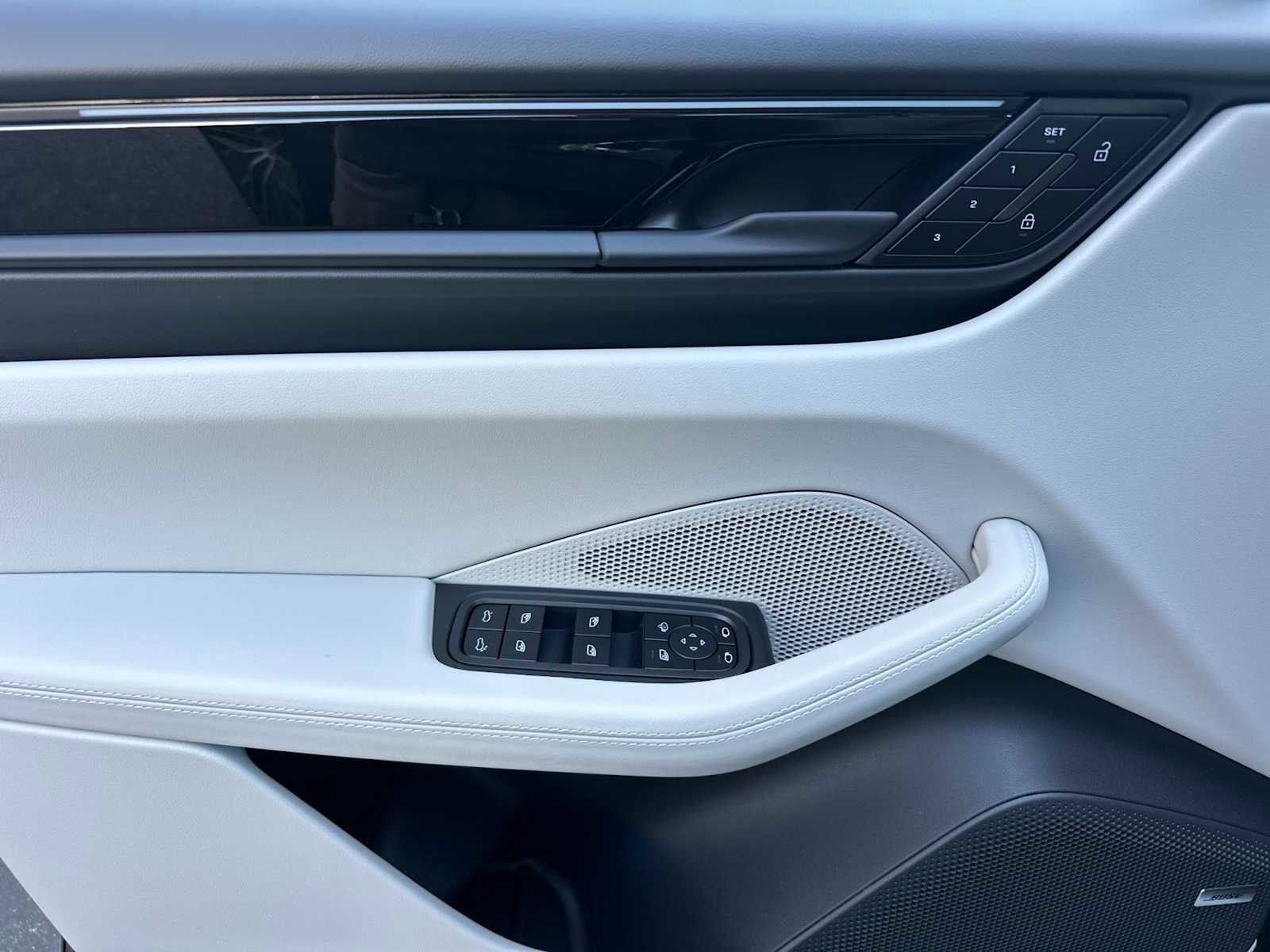 New 2026 Porsche Macan Electric RWD image 12