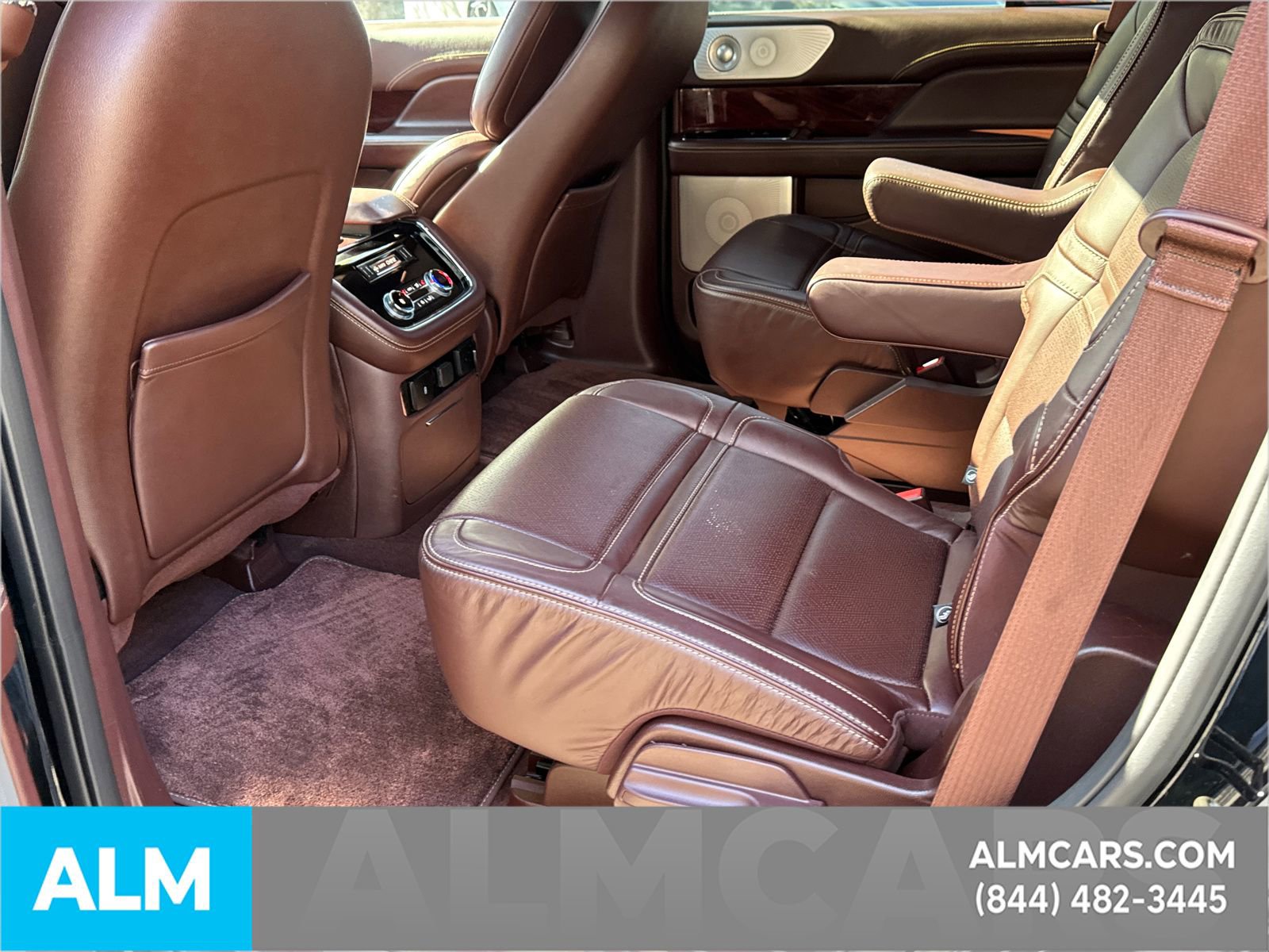 Used 2021 Lincoln Navigator Black Label w/ Cargo Convenience Package image 27