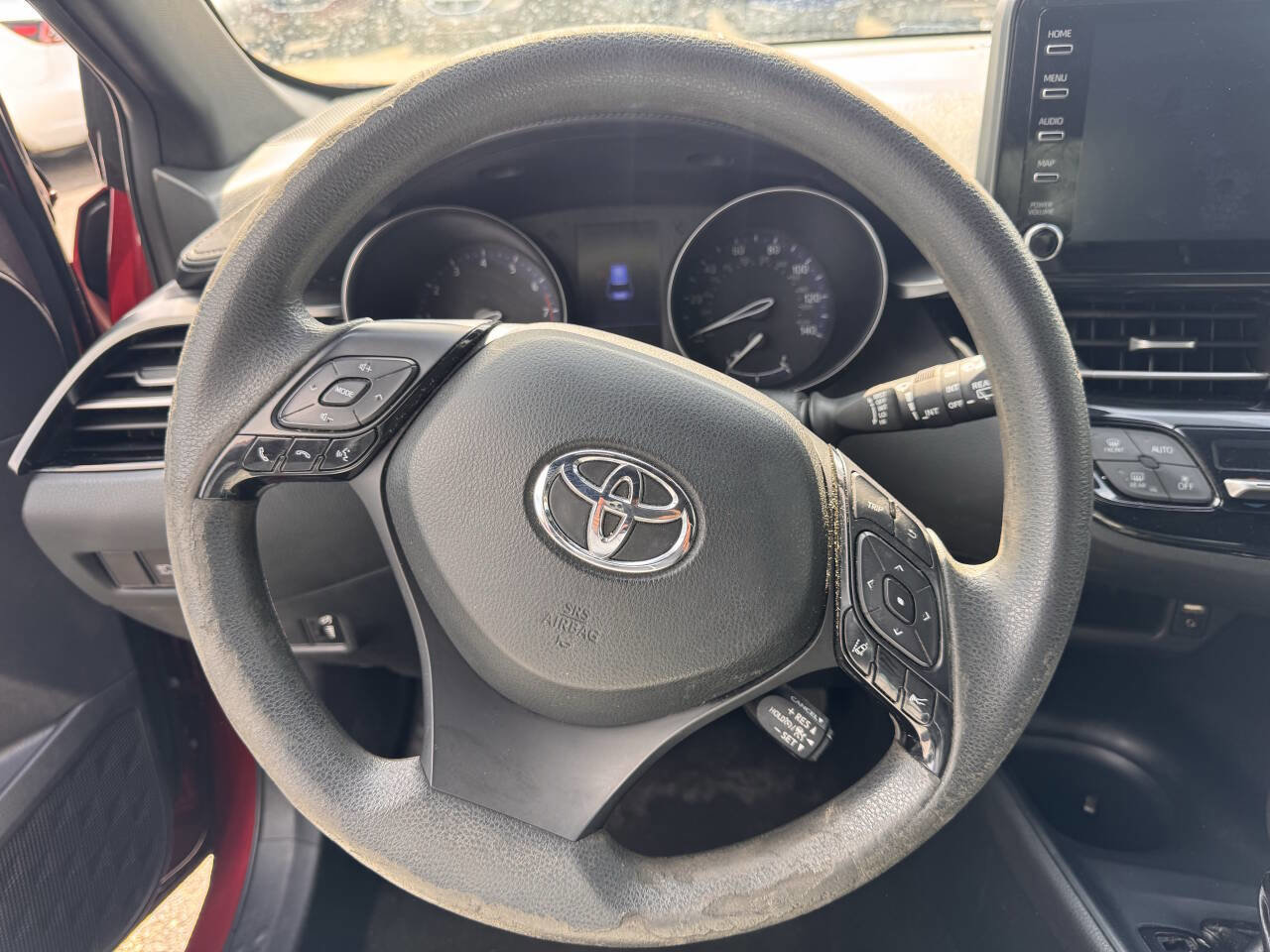 Used 2019 Toyota C-HR LE image 18