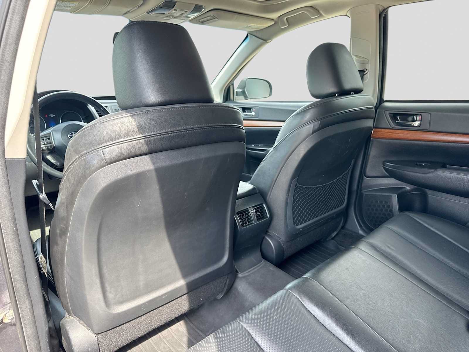 Used 2014 Subaru Outback 3.6R Limited w/ Moonroof Package AWD/4WD image 17
