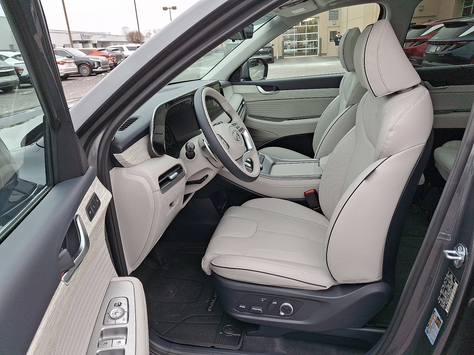 Used 2025 Hyundai Palisade Calligraphy image 14
