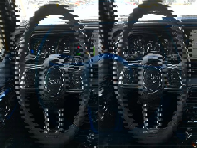 Used 2024 Jeep Wrangler High Altitude image 14