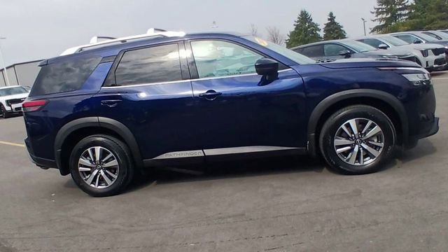 Used 2023 Nissan Pathfinder SL image 4