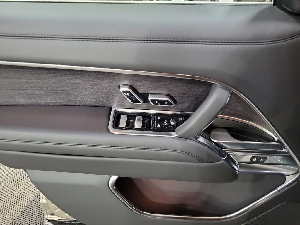 New 2026 Land Rover Range Rover SE AWD/4WD image 14