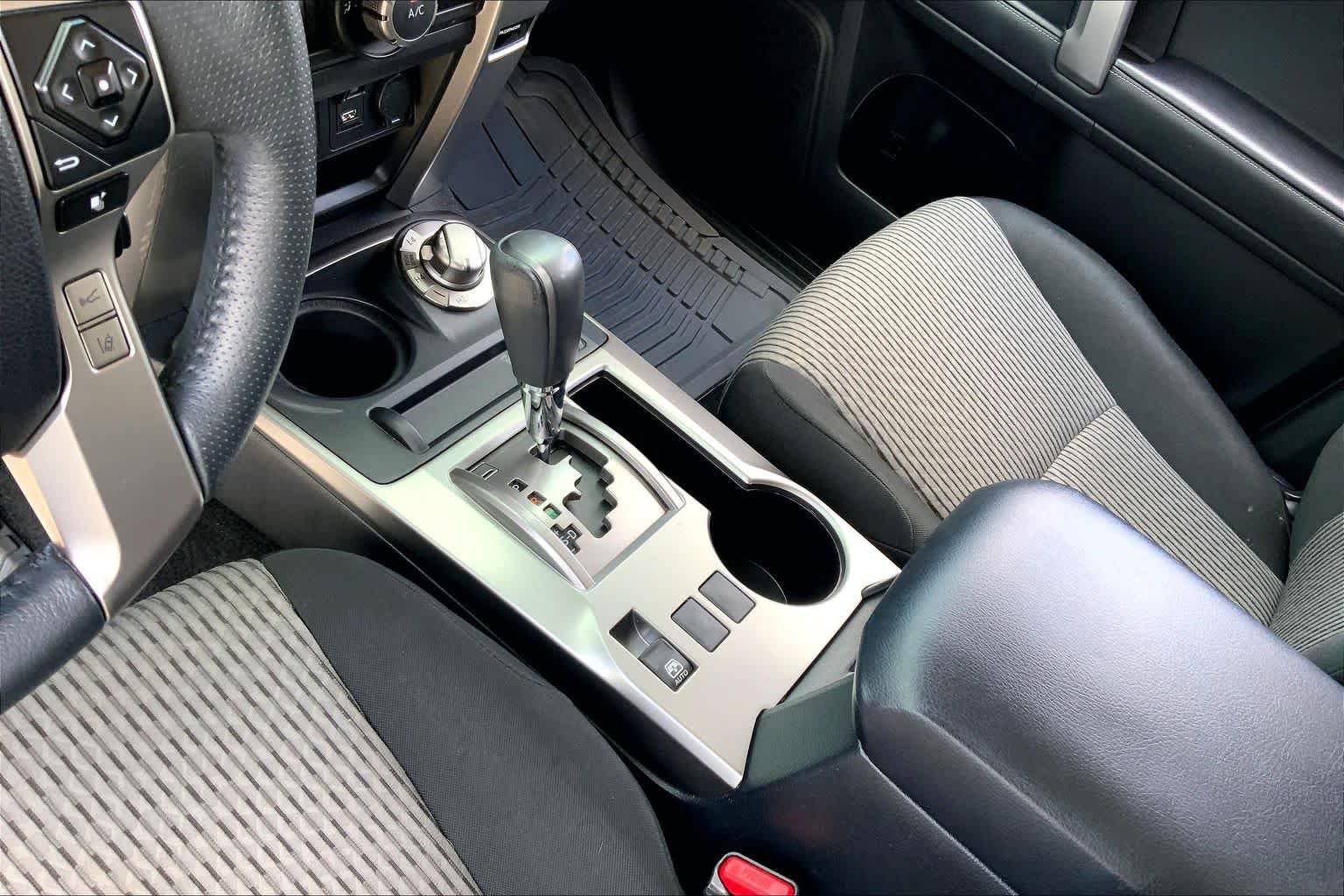 Used 2024 Toyota 4Runner SR5 AWD/4WD image 15