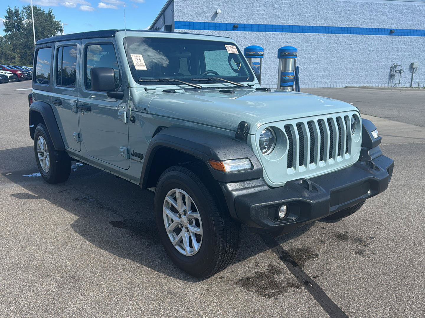 Used 2023 Jeep Wrangler Unlimited Sport AWD/4WD image 7
