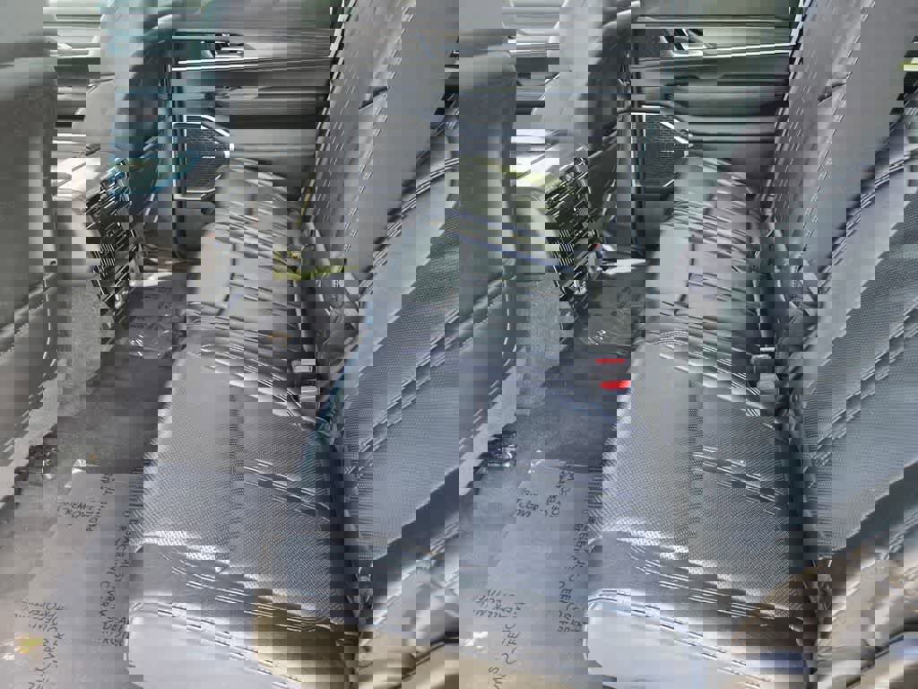 Used 2024 Jeep Wagoneer L Series II RWD image 12