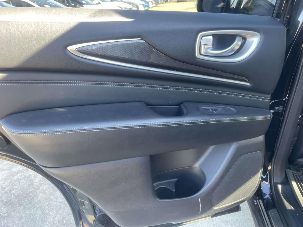 Used 2019 INFINITI QX60 Luxe w/ Essential Package image 13