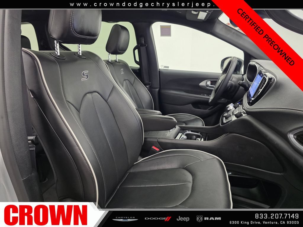 Used 2026 Chrysler Pacifica Limited w/ S Appearance Package FWD image 13