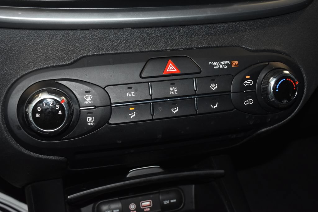 Used 2019 Kia Sorento FWD image 12