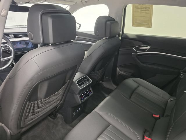 Used 2021 Audi e-tron Premium Plus w/ Premium Plus Package AWD/4WD image 29