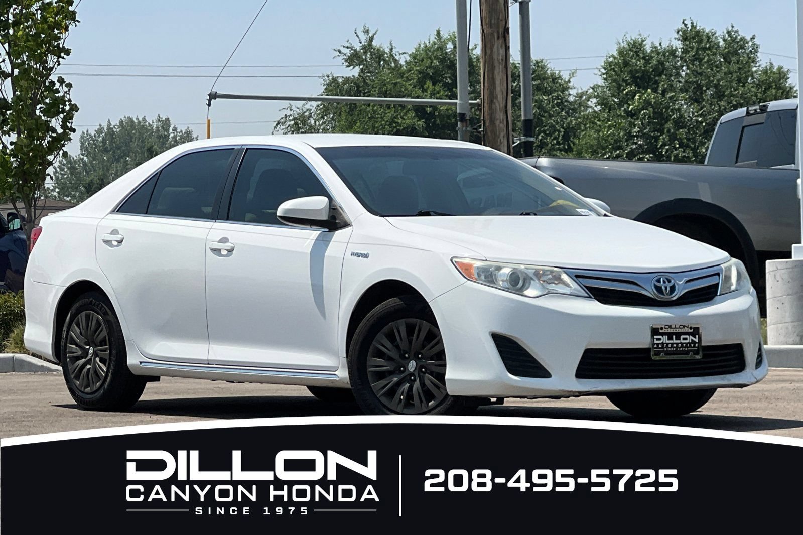 Used 2014 Toyota Camry LE FWD image 2