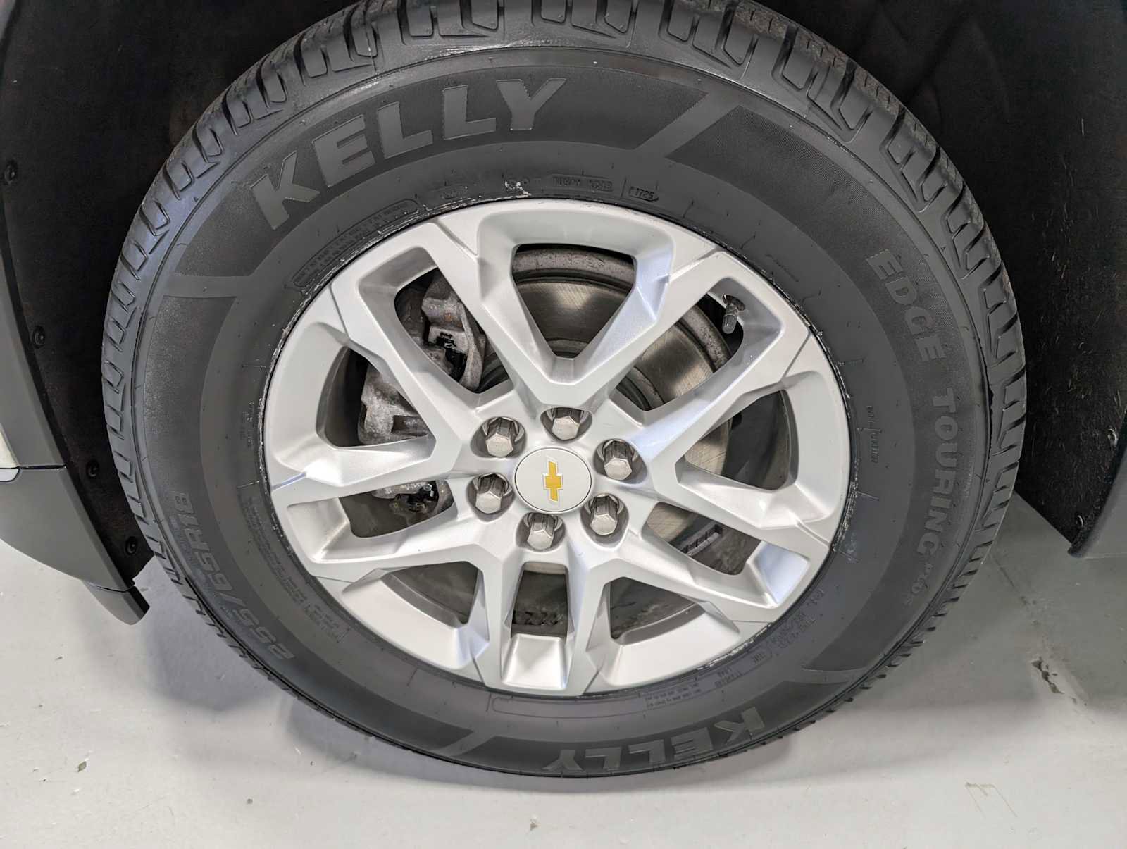 Used 2021 Chevrolet Traverse LT image 3