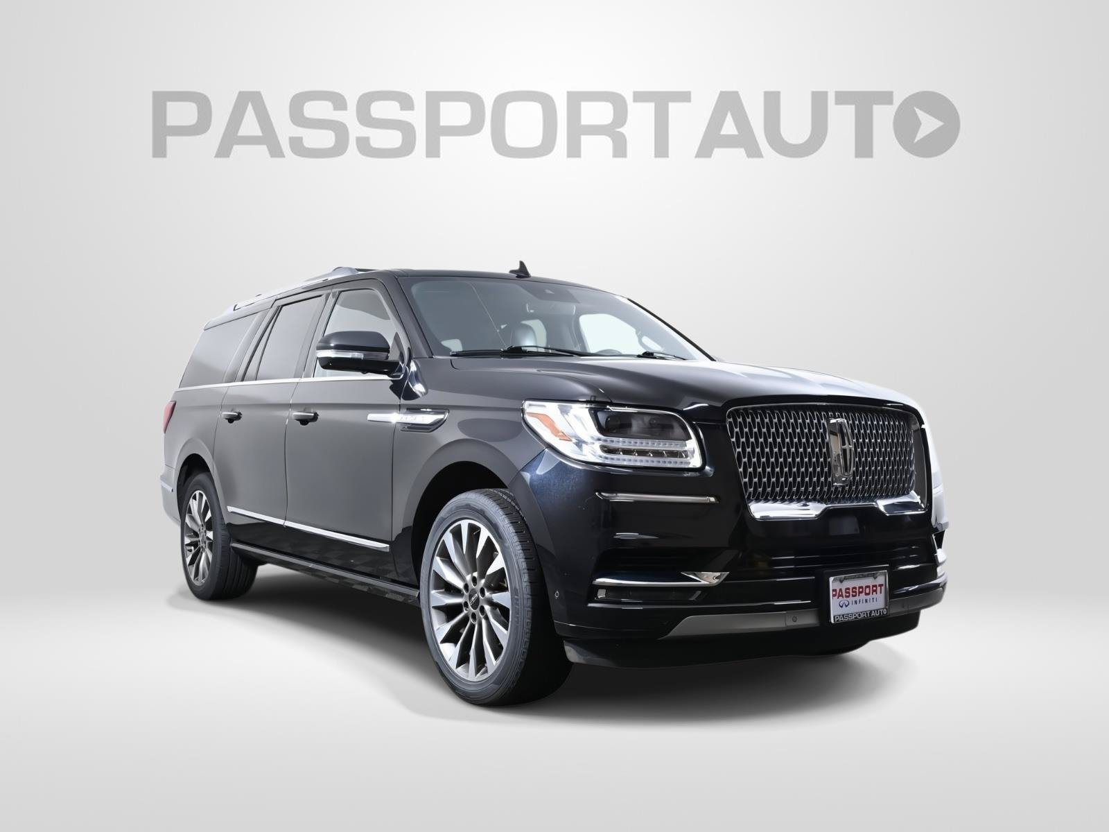 Used 2021 Lincoln Navigator L Reserve w/ Luxury Package AWD/4WD image 3