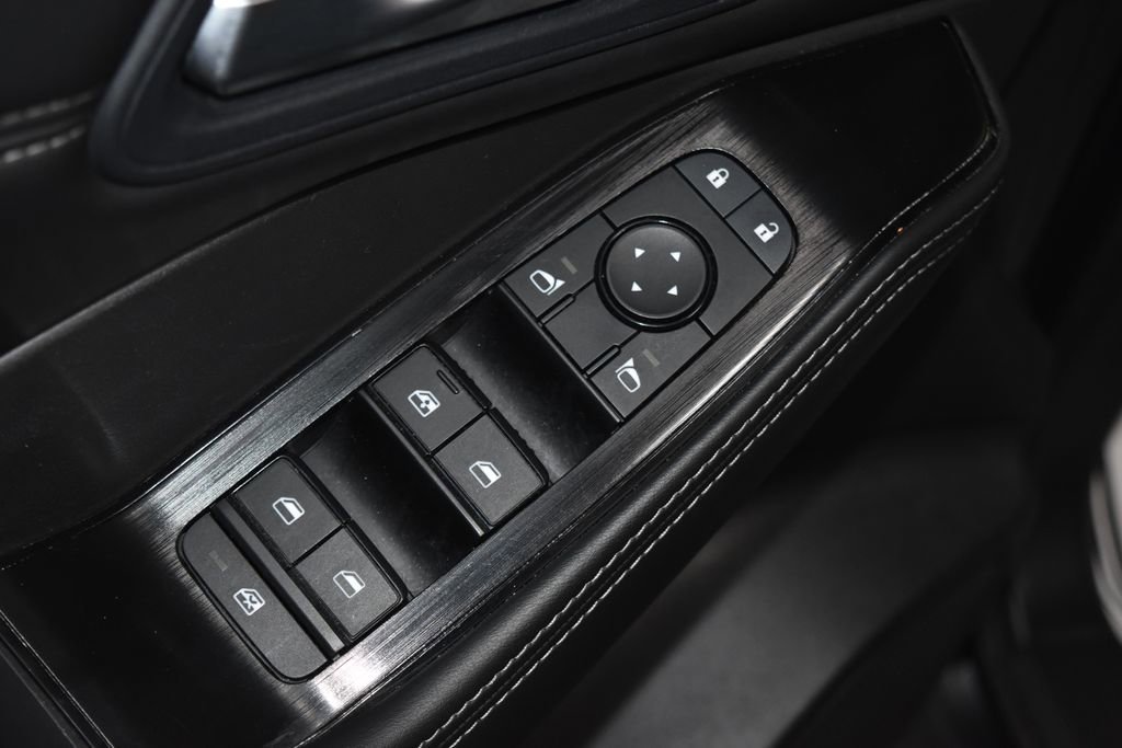 Used 2023 Nissan Rogue SV w/ SV Premium B Package image 5